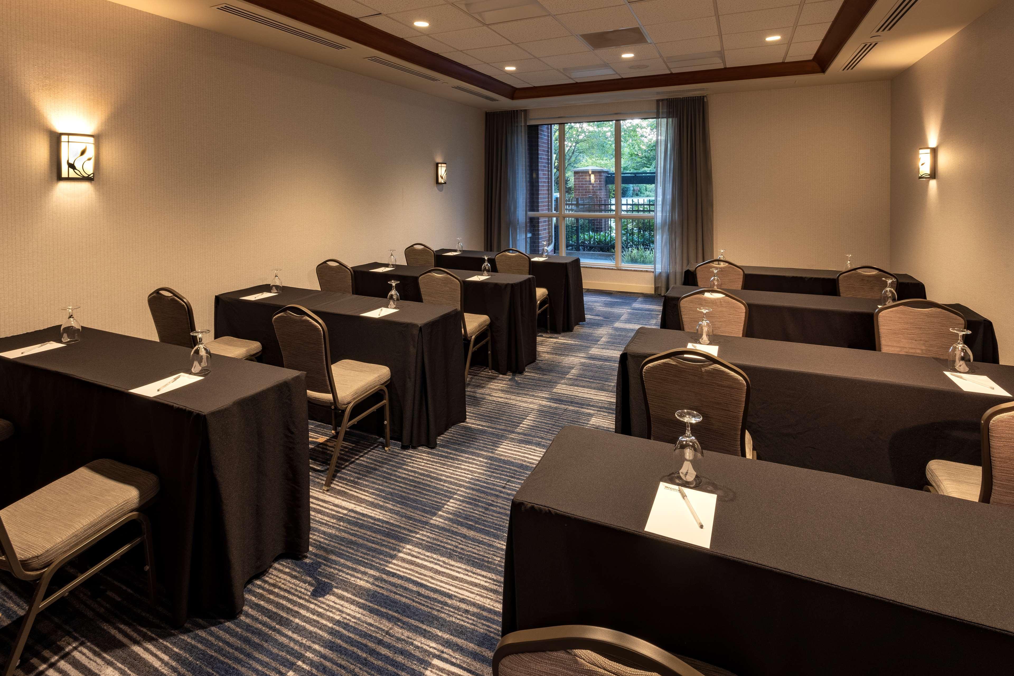 Hilton Garden Inn Seattle/Issaquah Exterior photo