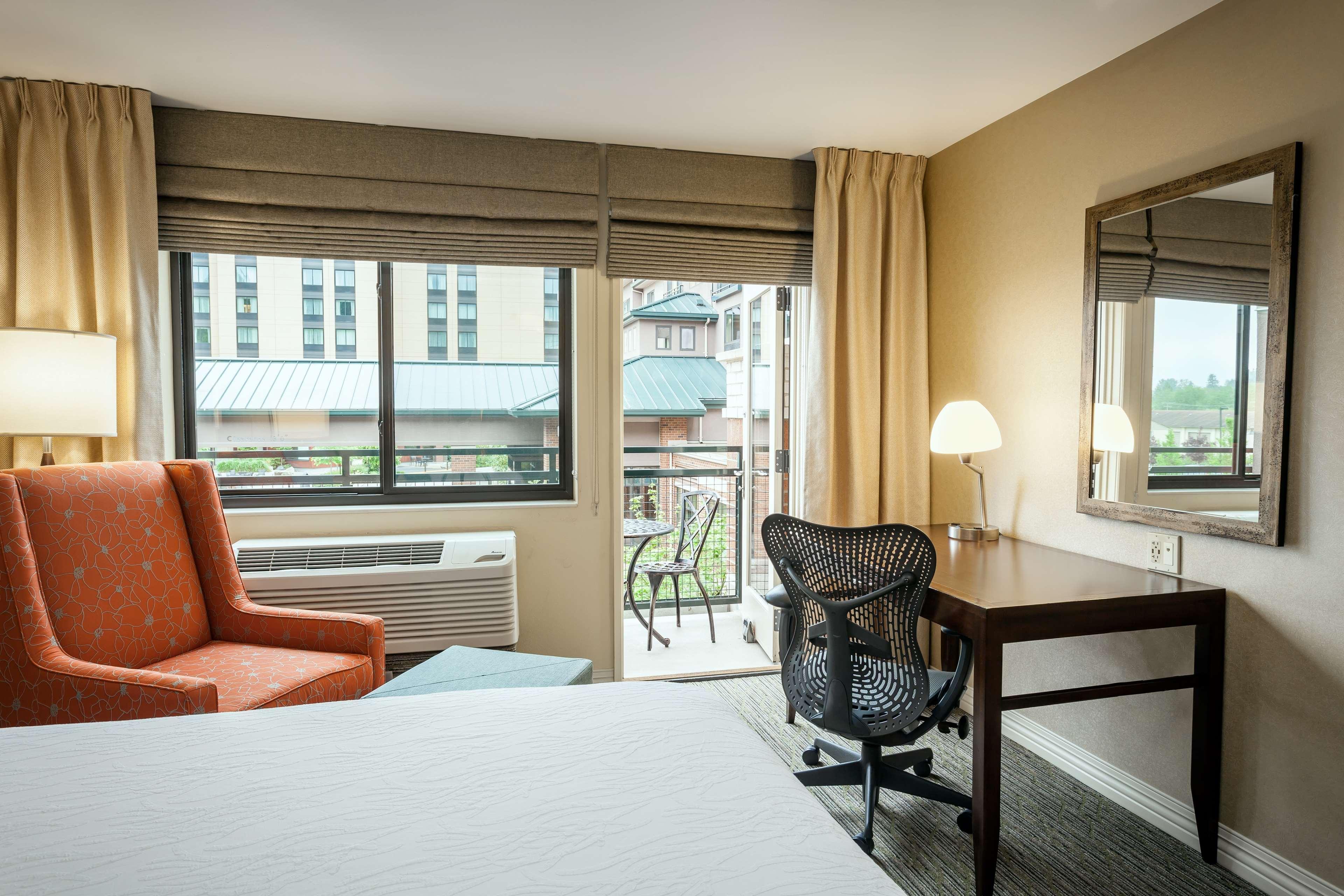Hilton Garden Inn Seattle/Issaquah Exterior photo
